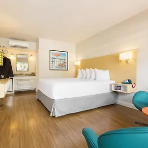 https://thunderbird-inn.top-hotels-in-savannah.com